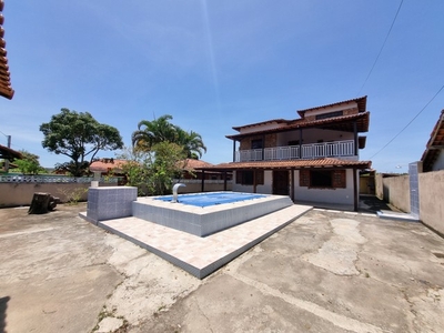 ID: 2304/25 3 Quartos / 4 Banheiros Casa independente. 276m²