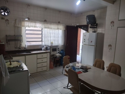 Sobrado com 3 dormitórios para alugar, 300 m² por R$ 2.200,00/mês - São João Clímaco - São