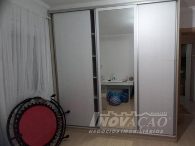 Apartamento com 1 Quarto e 1 banheiro para Alugar, 42 m² por R$ 1.200/Mês