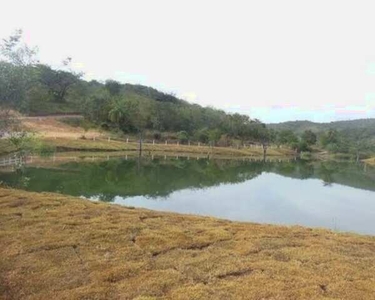 Condomínio com Lagoa pra pescar
Chácaras com água nos fundos 