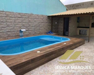 Linda casa com 2 quartos, área gourmet e piscina em Unamar, Tamoios - Cabo Frio - RJ