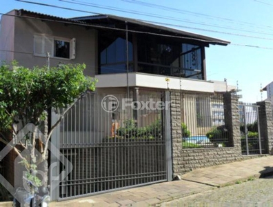Casa 4 dorms à venda Rua João Manoel Guedes Falcão, Madureira - Caxias do Sul