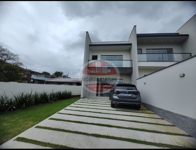 Casa no Bairro Itoupava Norte em Blumenau com 3 Dormitórios (1 suíte) e 140 m²