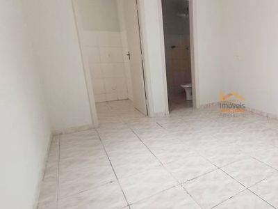 Casa com 2 Quartos para alugar, 30m² - Vila Pavan