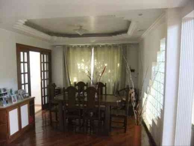 Casa com 4 quartos à venda no bairro Heliópolis, 299m²