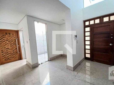 Casa com 3 quartos à venda no bairro Ouro Preto, 280m²