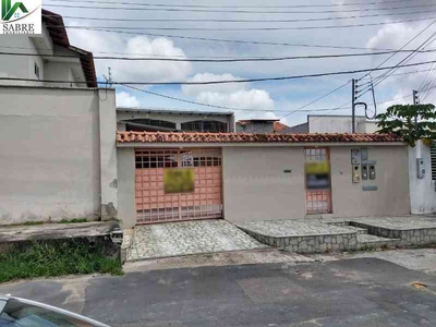 Casa com 3 quartos à venda no bairro Parque 10 de Novembro, 115m²