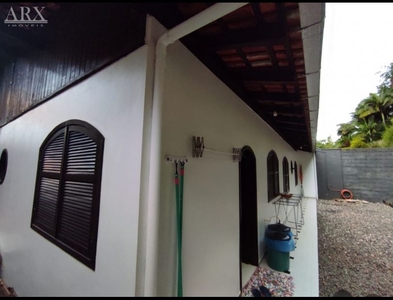 Casa no Bairro Progresso em Blumenau com 4 Dormitórios (1 suíte) e 177 m²