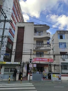 Apartamento 2/4 em Nazaré (rua principal)