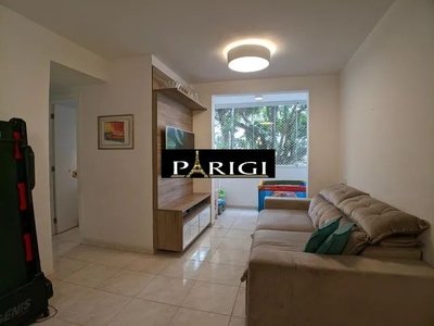 Apartamento com 3 dormitórios para alugar, 77 m² por R$ 2.677,00/mês - Jardim Carvalho - P