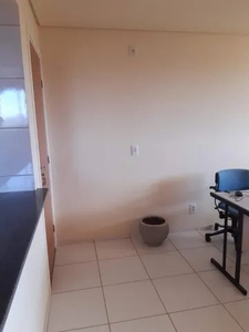 Apartamento de dois quartos no Residencial Vila Maria