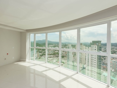 Apartamento em Centro, Balneário Camboriú/SC de 138m² 3 quartos à venda por R$ 3.749.000,00