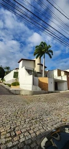 Casa a venda em Lagoa Nova com 3 suítes e piscina