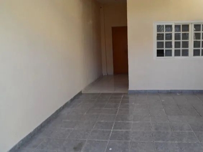 Casa com 2 dormitórios para alugar, 60 m² por R$ 1.300/mês - Loteamento Vila Real - Itatib