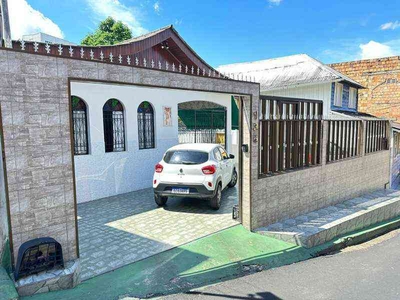Casa com 3 quartos à venda no bairro Presidente Vargas