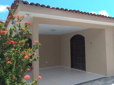 Casa com 4/4 em Lagoa Nova - Natal - RN