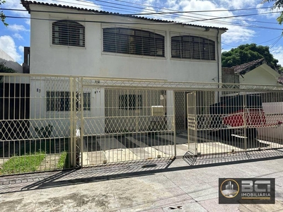 Casa em Hipódromo, Recife/PE de 150m² 3 quartos para locação R$ 2.900,00/mes