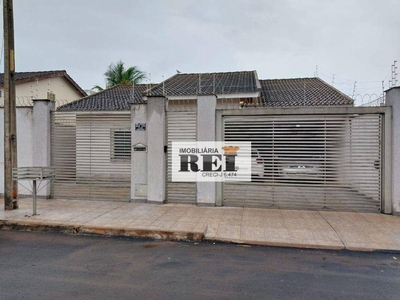 Casa em Parque Laranjeiras, Rio Verde/GO de 1m² 3 quartos para locação R$ 4.500,00/mes