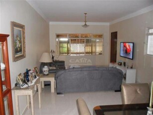 Casa à venda por R$ 1.300.000