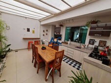 Casa com 3 quartos à venda no bairro Manacás, 420m²