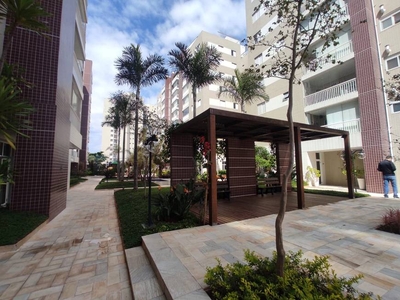 Apartamento com 3 Quartos e 2 banheiros à Venda, 90 m² por R$ 560.000