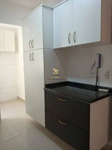 Apartamento com 3 Quartos e 2 banheiros para Alugar, 90 m² por R$ 2.400/Mês
