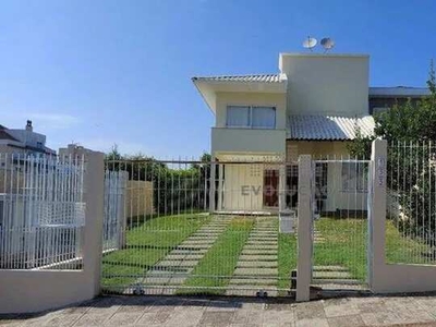 Casa Ampla 3 Quartos , belo quintal, 2 vagas de garagem Coqueiros/ Florianópolis/SC