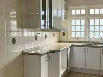 Casa com 3 dormitórios para alugar, 316 m² por R$ 18.000/mês - Condomínio Marambaia - Vinh