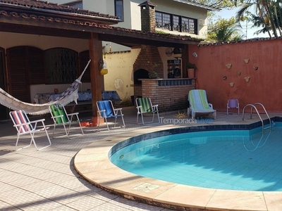 Casa com piscina, perto da praia, Guarujá