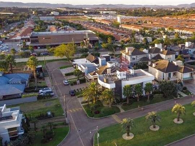 Casa de condomínio sobrado para aluguel possui 390 metros quadrados com 4 quartos