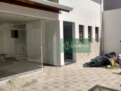 Casa para alugar em Vila Oliveira de 161.00m² com 3 Quartos, 1 Suite e 4 Garagens