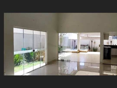 Casa para aluguel possui 180 metros quadrados com 3 quartos em Jardins Valência - Goiânia