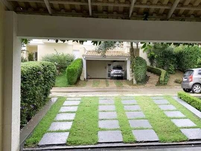 Linda casa de condomínio 237m² com 4 dormitórios e 4 vagas de garagem