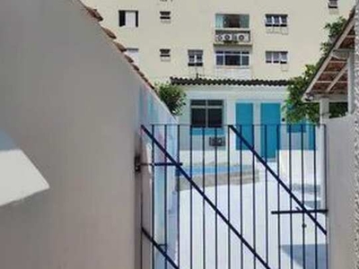 Sobrado para aluguel com 210 metros quadrados com 4 quartos em Boqueirão - Santos - SP