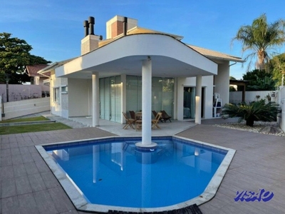 Casa à venda por R$ 1.400.000