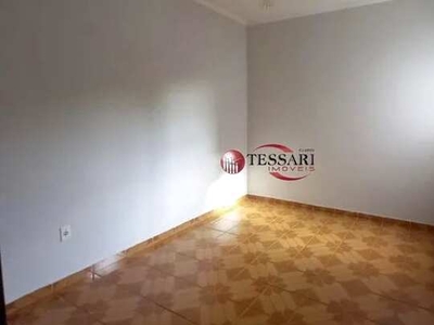 Aluga casa Jardim Primavera com 3 dormitórios sendo 1 tipo apartamento, sala 2 ambientes