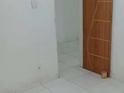 Aluga-se uma casa na várzea com um quarto