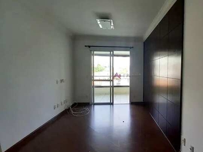 Apartamento com 3 Quartos e 2 banheiros para Alugar, 82 m² por R$ 2.800/Mês