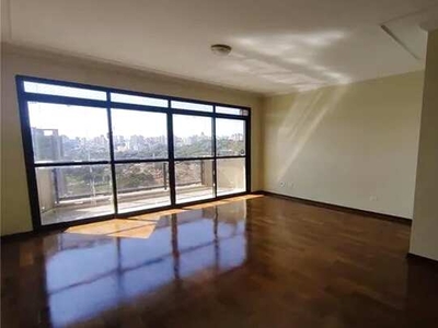 Apartamento com três dormitórios e uma vista espetacular!