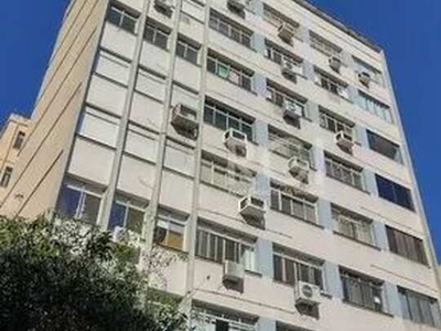 Apartamento no Centro de 2 dormitórios e vaga