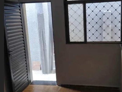 Casa com 2 dormitórios para alugar, 60 m² por R$ 940/mês - Vila Redenção - Goiânia/GO
