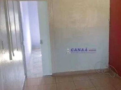 Casa com 2 dormitórios para alugar, 75 m² por R$ 1.000,00/mês - Parque Pinheiros - Taboão