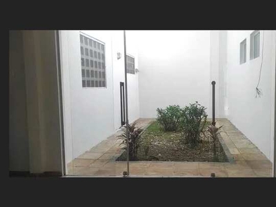 Casa de 4 quartos para alugar no bairro Centro