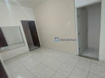 Casa individual com 02 dormitórios e 02 vagas