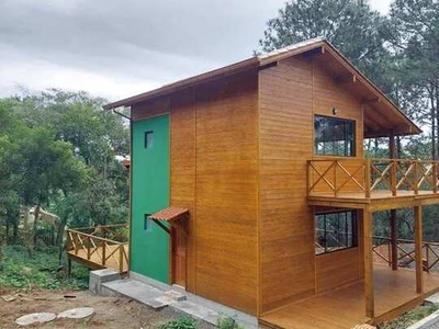 Casa para aluguel possui 80 metros quadrados com 2 quartos em Barra da Lagoa - Florianópol