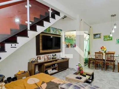Casa para Aluguel - Vila Nova Bonsucesson, 3 Quartos, 210 m2