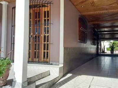 Casa pra Alugar no Bairro Planalto com 04 Quartos Pronta Pra Morar