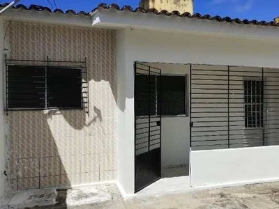 Ótima casa em Pau Amarelo, próx. a praia, 50m da avenida