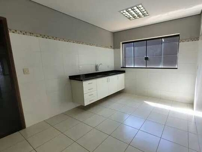 Sobrado para aluguel possui 254 metros quadrados com 4 quartos em Vila Seixas - Ribeirão P