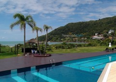 Apartamento frente mar, na Praia de Lagoinha do Norte.